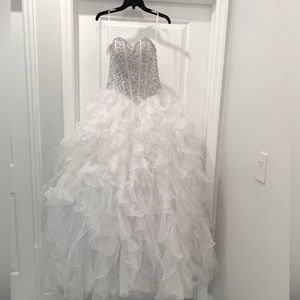 COPY - Quinceañera dress💎- WORN ONCE- LIKE NEW!!! Brings cover shawl💎